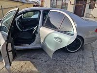 Second-hand Mercedes E240 177 CP (130 kW) 2002 Berlinǎ