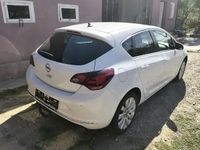 Second-hand Opel Astra 110 CP (80 kW) 2015 Alb Hatchback