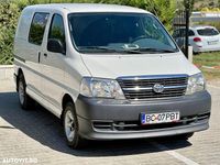 Second-hand Toyota HiAce 117 CP (86 kW) 2009 Culoarealb Van