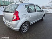 Second-hand Dacia Sandero 75 CP (55 kW) 2010 Culoareargint
