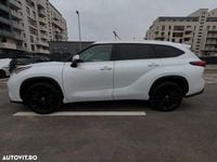 Second-hand Toyota Highlander Luxury 248 CP (182 kW) 2023 Culoarealb SUV