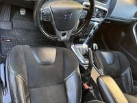 Second-hand Volvo V40 Summum 120 CP (88 kW) 2015 Culoarealbastru Hatchback