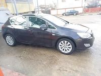 Second-hand Opel Astra 110 CP (80 kW) 2011 Culoarenegru Hatchback
