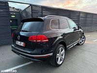 Second-hand VW Touareg Terrain Tech 262 CP (192 kW) 2016 Culoarenegru SUV