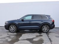Second-hand VW Touareg Elegance 381 CP (280 kW) 2023 Albastru inchis  metalic perleffect SUV