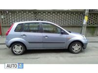 Second-hand Ford Fiesta 73 CP (53 kW) 2005 Albastru marin Hatchback
