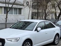 second-hand Audi A4 2.0 automatic 7 viteze , modelul suprem al gamei