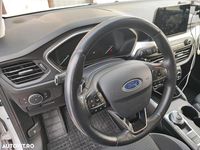 Second-hand Ford Focus Active 120 CP (88 kW) 2019 Culoarealb Hatchback
