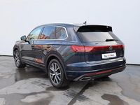 Second-hand VW Touareg Elegance 381 CP (280 kW) 2023 Albastru inchis  metalic perleffect SUV