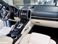 Second-hand Porsche Cayenne 440 CP (323 kW) 2015 Culoarealb SUV