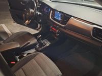 Second-hand Kia Stonic Urban 136 CP (100 kW) 2019 Culoarealb SUV