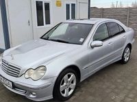 Second-hand Mercedes C220 150 CP (110 kW) 2006 Argintiu Berlinǎ