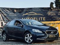 Second-hand Volvo V40 Momentum 190 CP (139 kW) 2015 Culoarealbastru Hatchback