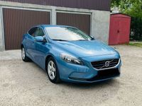 second-hand Volvo V40 D2