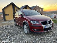 Second-hand VW Touran 105 CP (77 kW) 2008 Culoarerosu Monovolum