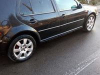 Second-hand VW Golf IV 131 CP (96 kW) 2002 Berlinǎ