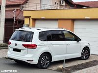 Second-hand VW Touran 150 CP (110 kW) 2020 Culoarealb Monovolum