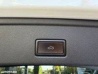 Second-hand VW Touareg Elegance 231 CP (169 kW) 2019 Culoarealb SUV