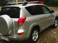 Second-hand Toyota RAV4 177 CP (130 kW) 2007 Argintiu SUV