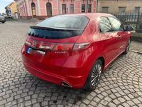 Second-hand Honda Civic Sport 100 CP (73 kW) 2011 Rosu Hatchback