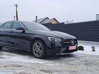 Second-hand Mercedes E300 211 CP (155 kW) 2021 Culoarenegru Berlinǎ