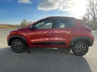 Second-hand Dacia Spring Comfort Plus 32 kW (44 CP) 2023 Rosu Hatchback