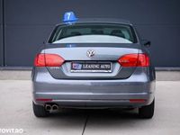 second-hand VW Jetta 2011 · 225 500 km · 1 998 cm3 · Benzina