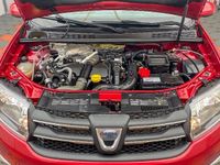 Second-hand Dacia Sandero Stepway 90 CP (66 kW) 2015 Culoarerosu Hatchback