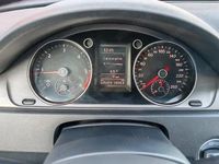 Second-hand VW Passat 140 CP (102 kW) 2011 Argintiu Berlinǎ