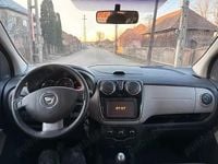 Second-hand Dacia Lodgy 110 CP (80 kW) 2015 Auriu Monovolum