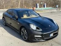 Second-hand Porsche Panamera 250 CP (183 kW) 2012 Negru Hatchback