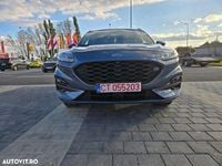 Second-hand Ford Kuga ST-Line X 225 CP (165 kW) 2021 Culoarealbastru SUV