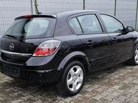 second-hand Opel Astra - an 2007 - benzina
