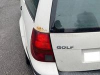Second-hand VW Golf IV 90 CP (66 kW) 2001 Culoarealb Break