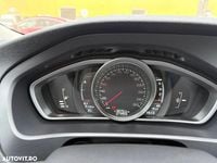 Second-hand Volvo V40 Summum 190 CP (139 kW) 2015 Culoarenegru Hatchback