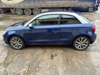 Second-hand Audi A1 Ambition 105 CP (77 kW) 2011 Culoarealbastru Hatchback