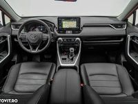 Second-hand Toyota RAV4 Luxury 175 CP (128 kW) 2019 Albastru SUV