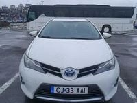 Second-hand Toyota Auris Hybrid 132 CP (97 kW) 2015 Hatchback