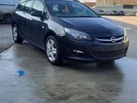 Second-hand Opel Astra Edition 110 CP (80 kW) 2014 Culoarenegru Monovolum