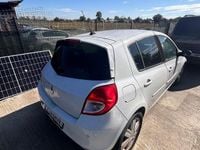 Second-hand Renault Clio II LIMITED 90 CP (66 kW) 2011 Culoarealb