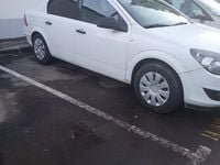 Second-hand Opel Astra 105 CP (77 kW) 2011 Berlinǎ