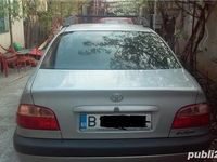 Second-hand Toyota Avensis 129 CP (94 kW) 2002 Galben Berlinǎ