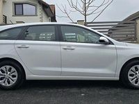 Second-hand Hyundai i30 Intro Edition 110 CP (80 kW) 2018 Culoarealb Break