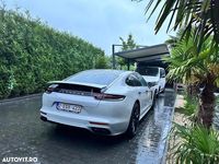 Second-hand Porsche Panamera 330 CP (242 kW) 2018 Culoarealb Berlinǎ