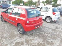 second-hand Renault Clio benzin clima berlina