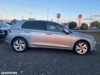 Nouă VW Golf VIII Life 115 CP (84 kW) 2025 Culoarealbastru Hatchback