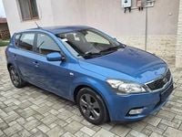 Second-hand Kia Ceed 90 CP (66 kW) 2010 Albastru Hatchback