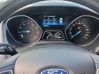 Second-hand Ford Focus 101 CP (74 kW) 2016 Albastru Break