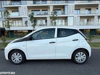 Second-hand Toyota Aygo 72 CP (52 kW) 2017 Culoarealb Hatchback