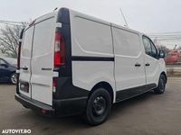 Second-hand Renault Trafic Expression 95 CP (69 kW) 2018 Culoarealb Monovolum